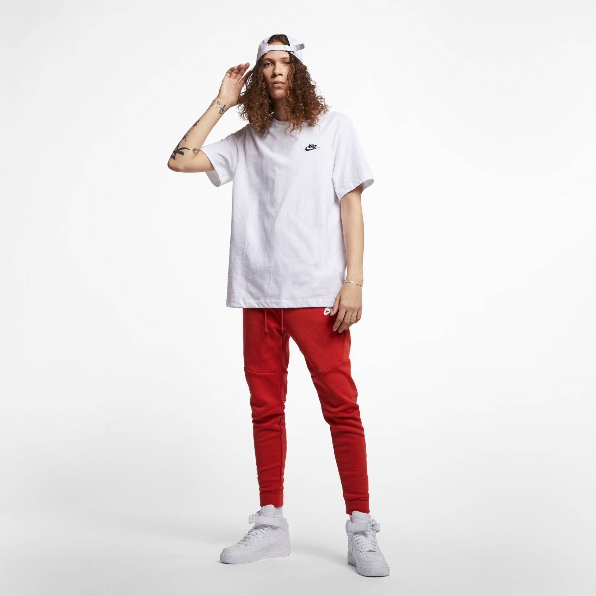 Camiseta Nike Sportswear Club Masculina