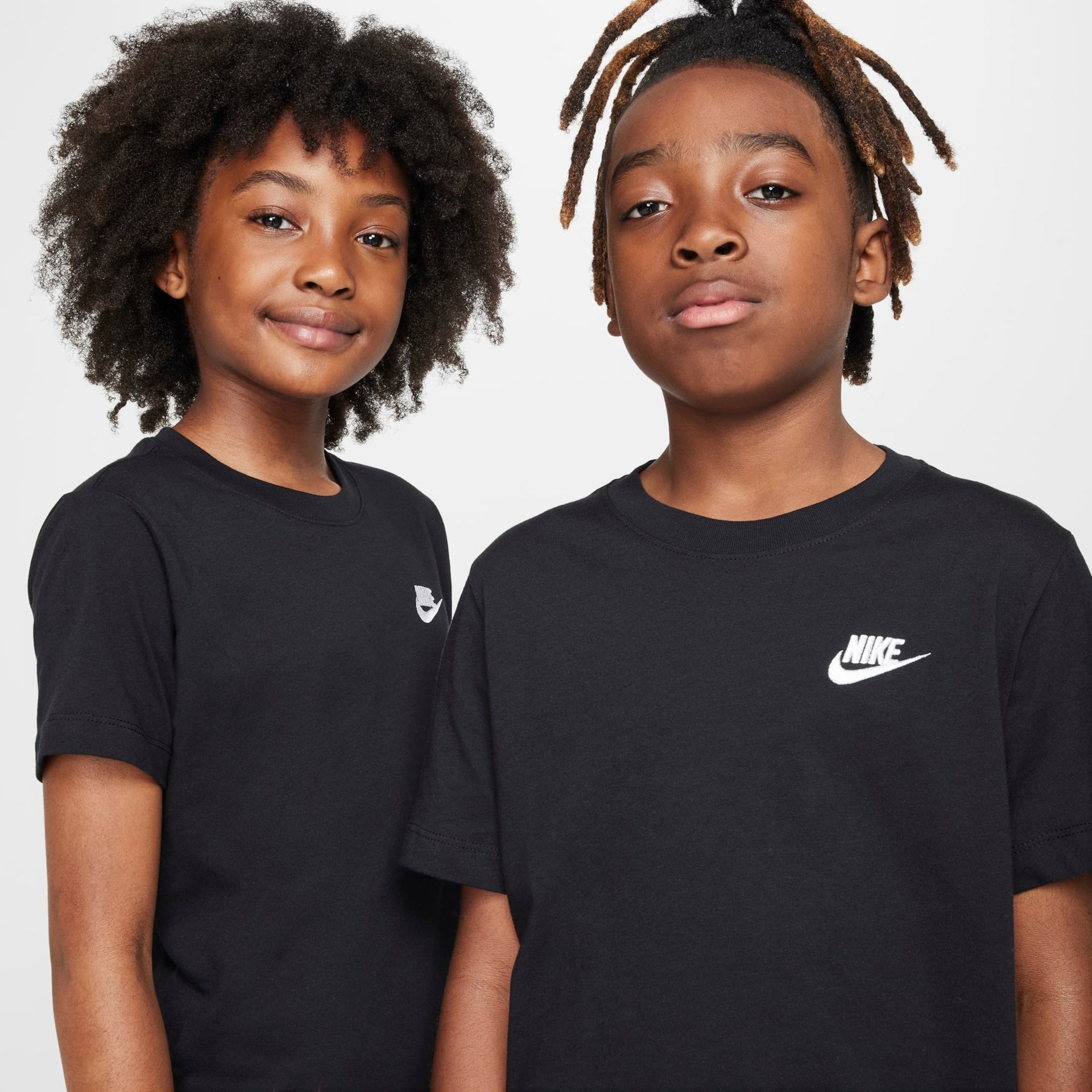 Camiseta Nike Sportwear Futura Infantil