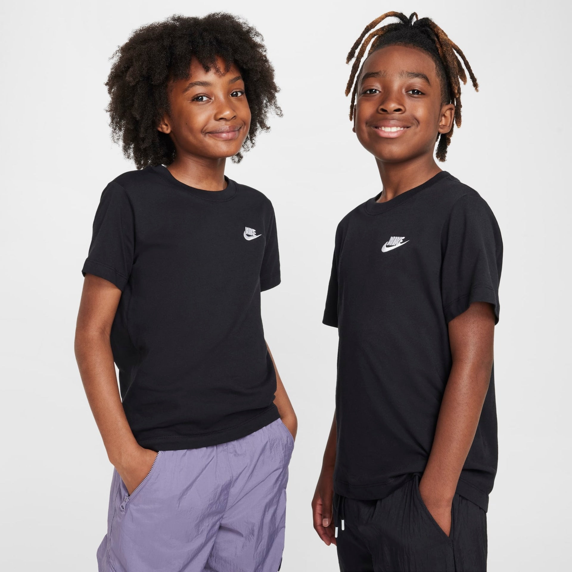 Camiseta Nike Sportwear Futura Infantil