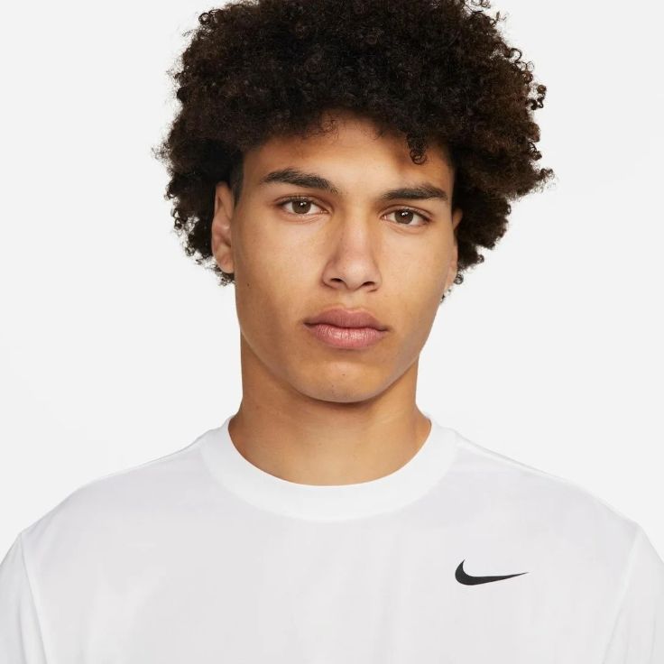 Camiseta Nike Dri-FIT Legend Masculina