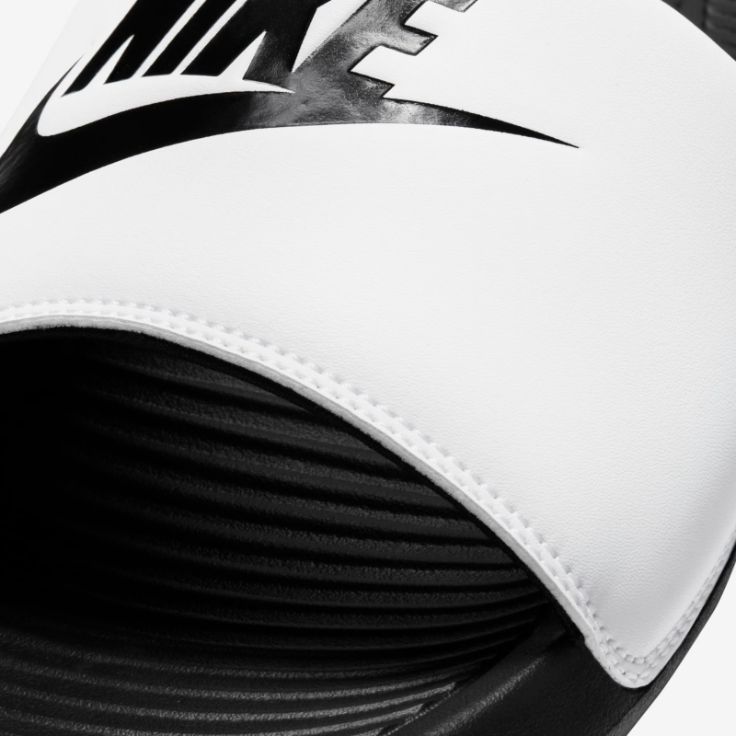 Chinelo Nike Victori One Masculino Branco/Preto