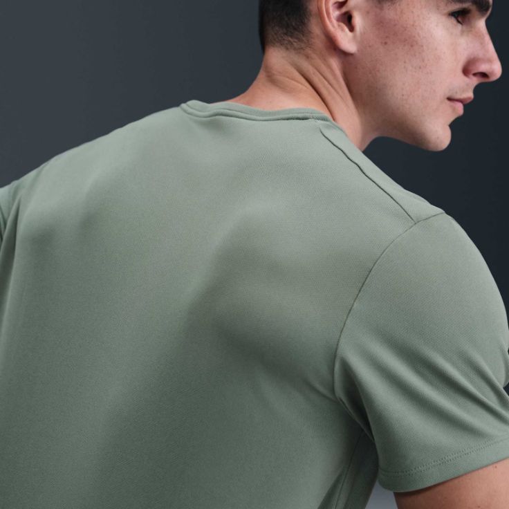 Camiseta Nike Dri-FIT UV Miller Masculina Verde
