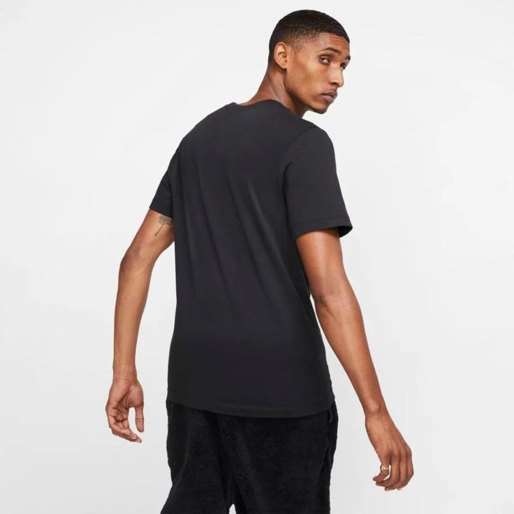 Camiseta Nike Sportswear Club Masculina