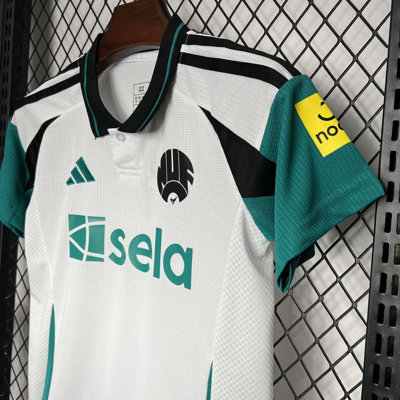 Kit Infantil Newcastle United 24/25 Adidas - Branco e Verde